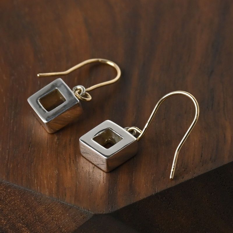 【新品仕上げ】Calvin Klein スクエア ピアス 両耳用 ペア silver925 カルバン・クライン