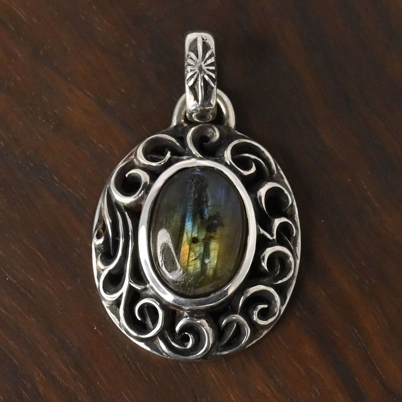 【研磨済】SAAD ペンダントトップ 太陽神 唐草 シルバー925  ネックレスチャーム