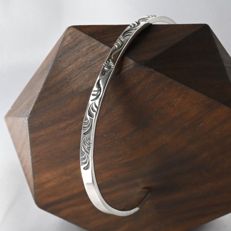 【研磨済】 ARIZONA FREEDOM バングル 唐草 太陽神 4mm幅 シルバー925